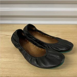 Tieks size 8. Loose stitching as shown in picture.